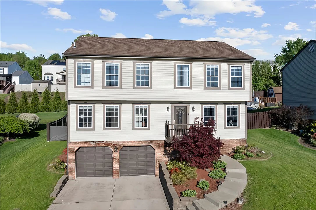307 Carriage Blvd photo 1