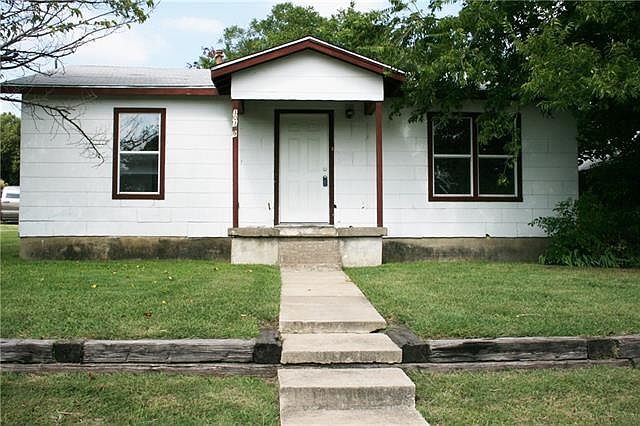 1st image of 1016 Meadow Park Dr