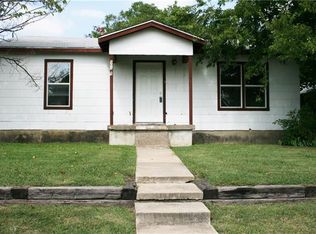 1016 Meadow Park Dr, White Settlement, TX 76108