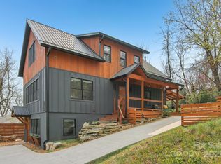 65 Wellington St, Asheville, NC 28806