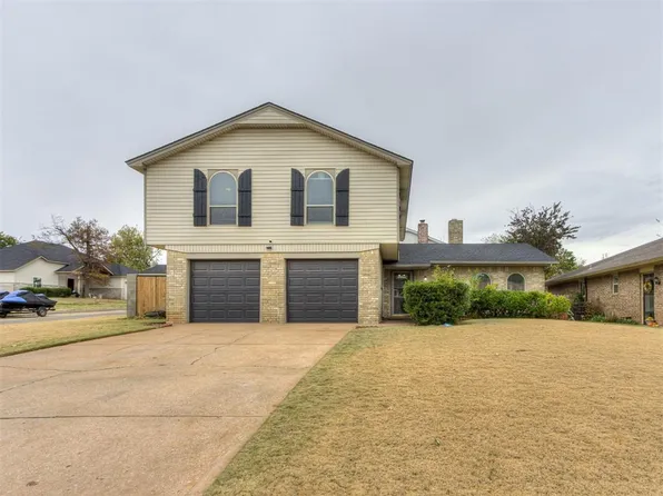 7135 N Comanche Ave, Warr Acres, OK 73132