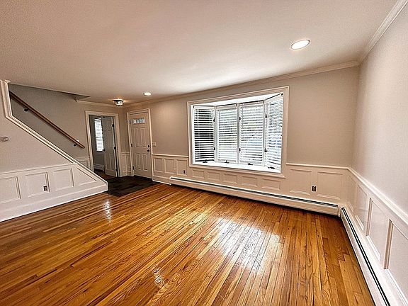 3rd image of 68 Ridge Ave