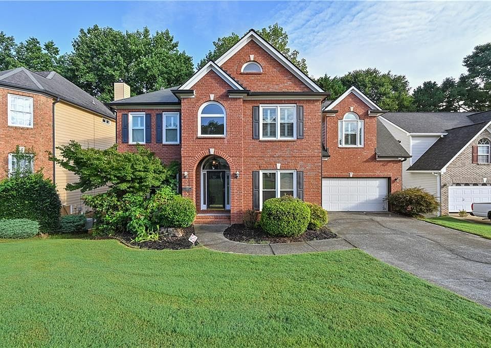 1st image of 230 Ridge Bluff Ln