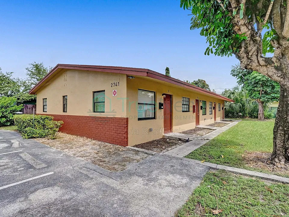 2741 NW 1st St #2