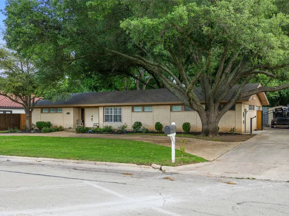 2512 Good Shepherd Dr, Brownwood, TX 76801