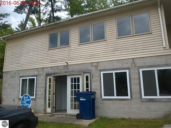 2nd image of 2452 Pinehurst Trl