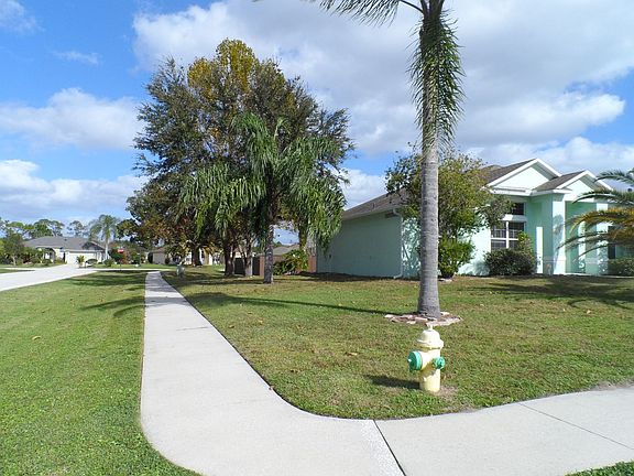 3rd image of 710 Black Maple Dr
