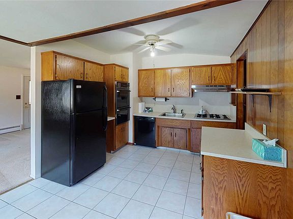 3rd image of 11 Duane Dr