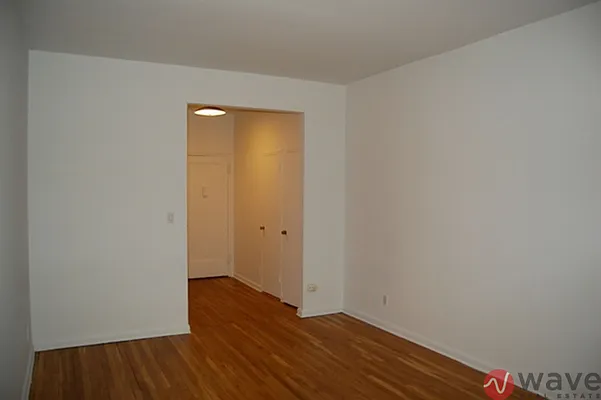 Rented by Wave Real Estate Group | media 14