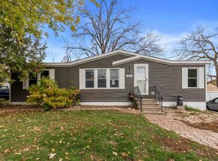 204 Rosedale Ave, Fox Lake, WI 53933