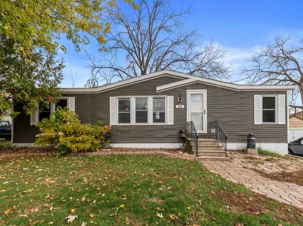 204 Rosedale Ave, Fox Lake, WI 53933