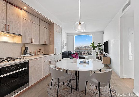 3rd image of 138 Willoughby St #50B