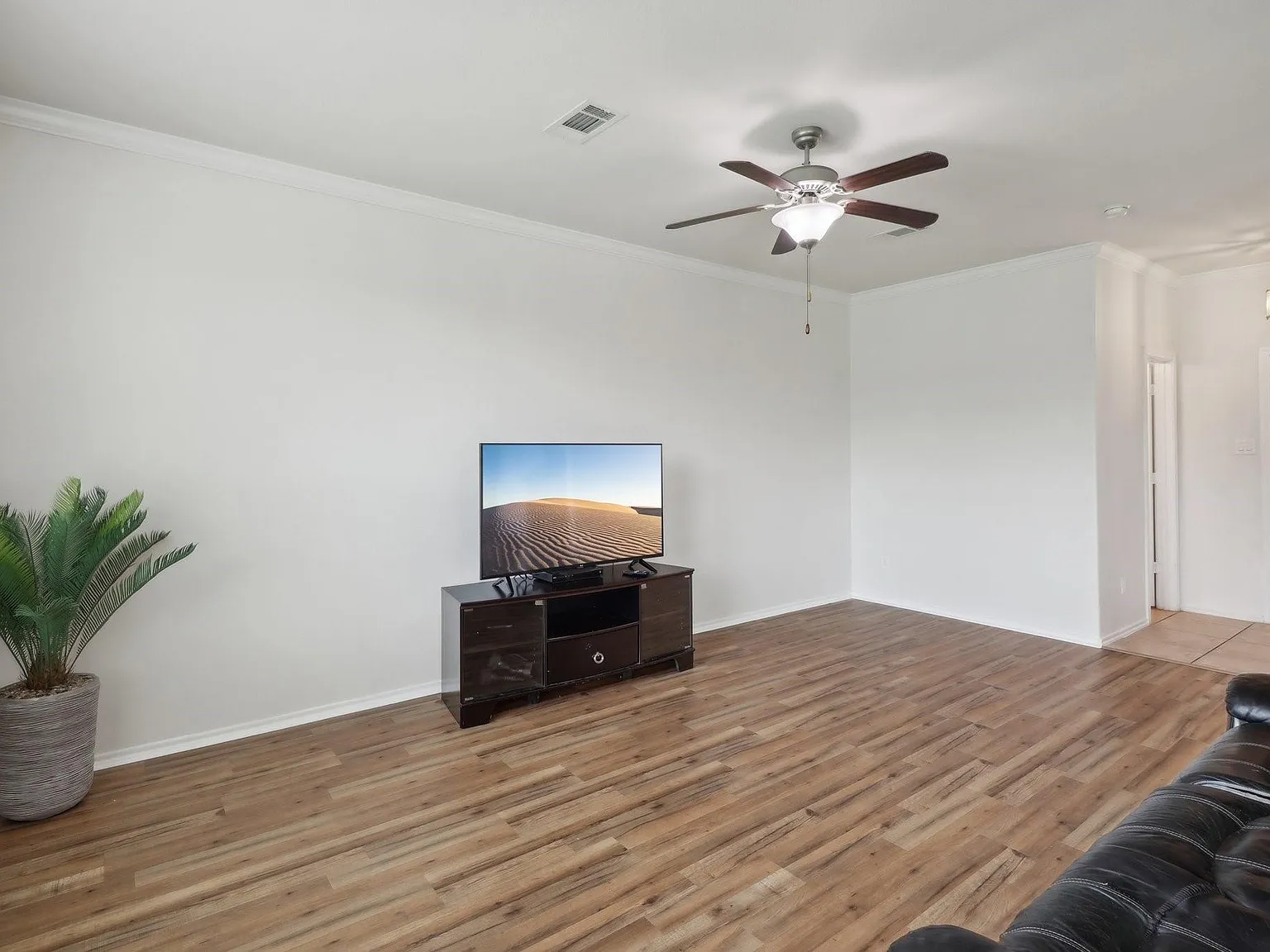 4 bed, 2.5 bath, 1817 sqft, $2,100 — Photo 4