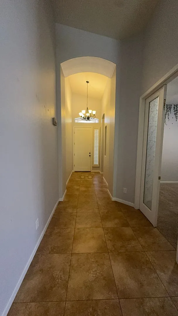 Gorgeous Single-Level Home in Las Sendas: 3-Bed, 2-Bath Oasis with Vaunted Ceilings, Plantation S... — Photo 3