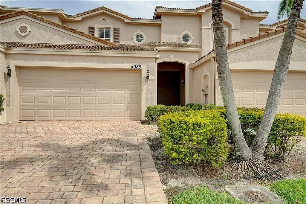 2 bed, 2.5 bath, 1456 sqft, $2,000 — Photo 1
