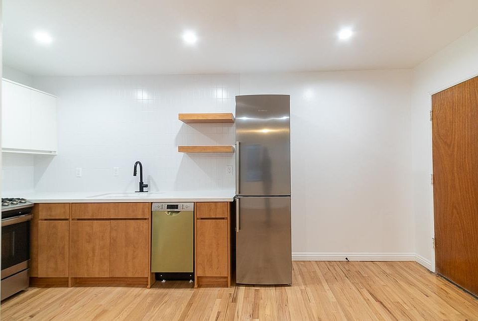 1st image of 4371 Rosewood Ave