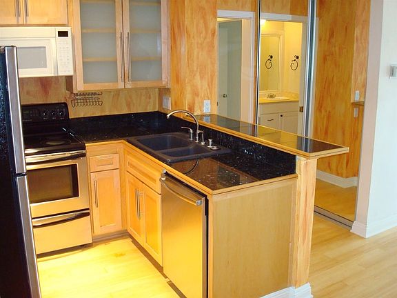 3rd image of 1775 Diamond St Unit 1-330