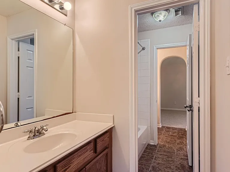 1907 Silver Brook Ln — Photo 22