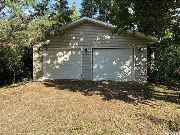 4th image of 321 1st AVENUE N