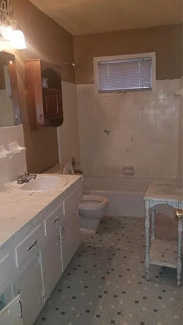 8116 Spring Flower Rd — Photo 3