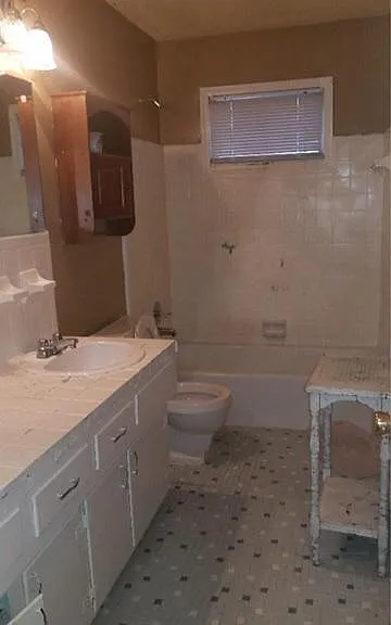 8116 Spring Flower Rd — Photo 3