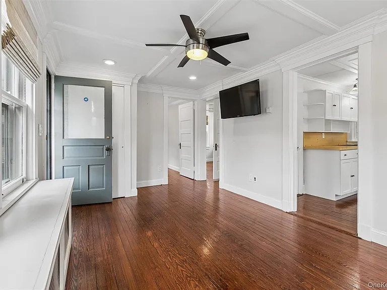 424 Main St — Photo 15