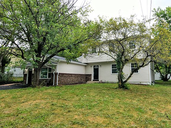 3rd image of 24 Forest Valley Dr