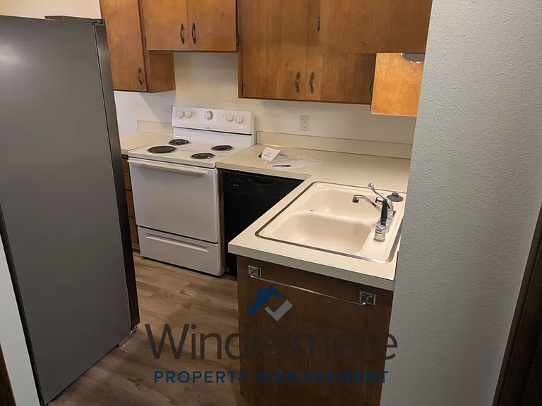 1036 SW Puff Ln — Photo 4