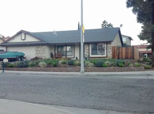 11211 Buffalo Dr, Riverside, CA 92505