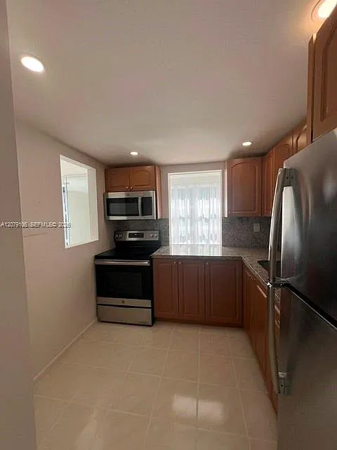 17560 Atlantic Blvd #514