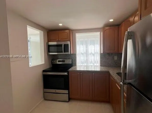 17560 Atlantic Blvd, Sunny Isles Beach, FL