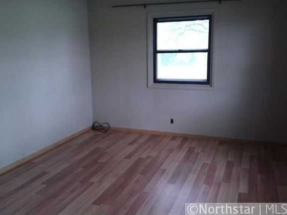 3rd image of 2544 Fairview Ave N