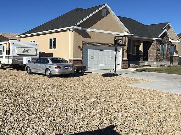 3rd image of 6443 W Hollister Way