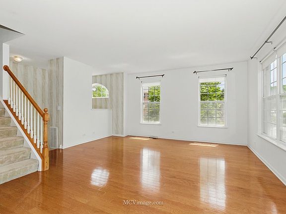 5th image of 221 Willow Blvd