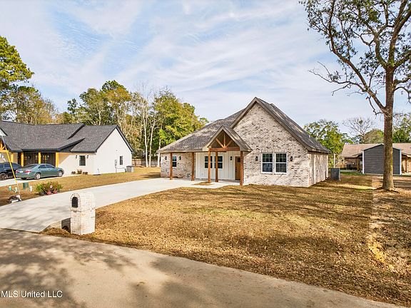 2nd image of 1812 Tradewinds Dr