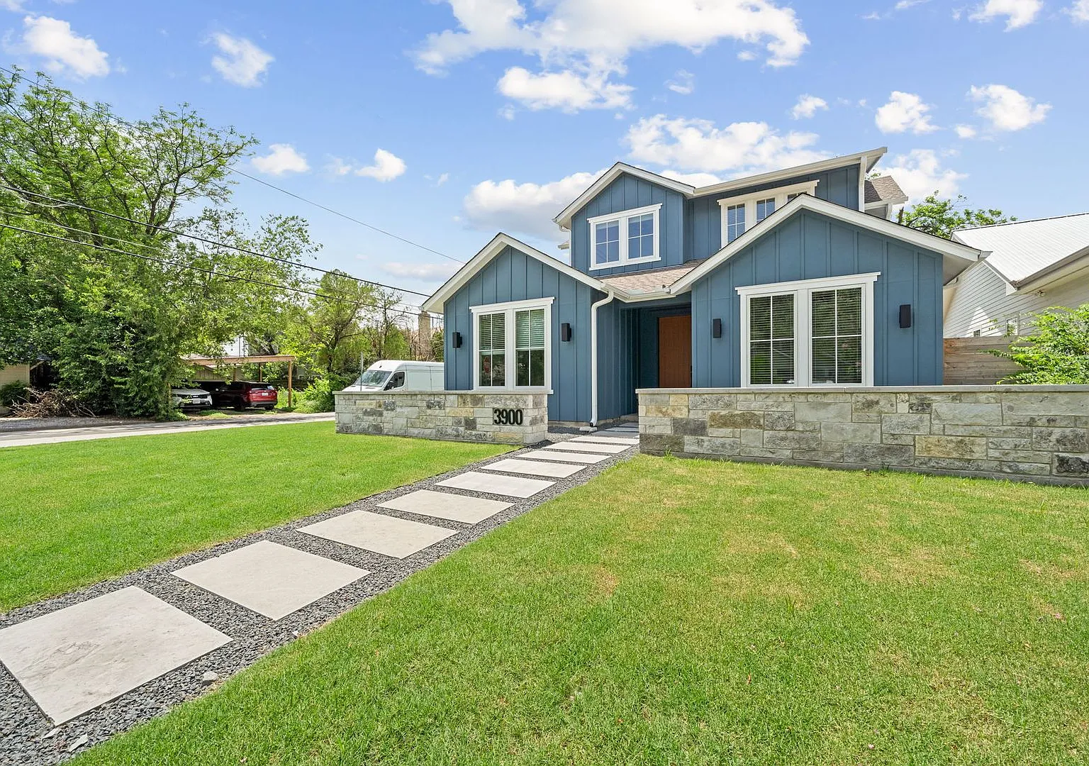 Central Austin : 6 Bd / 4 Ba — Photo 2