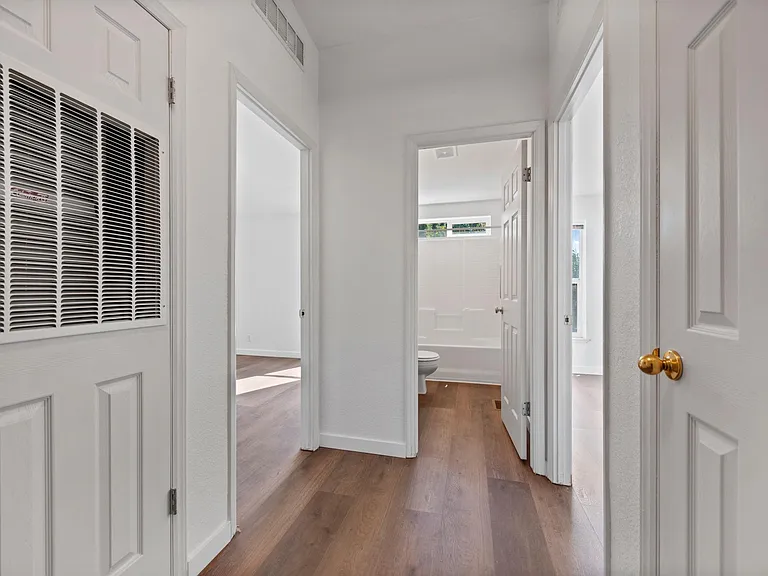 1057 E La Loma Ave — Photo 41