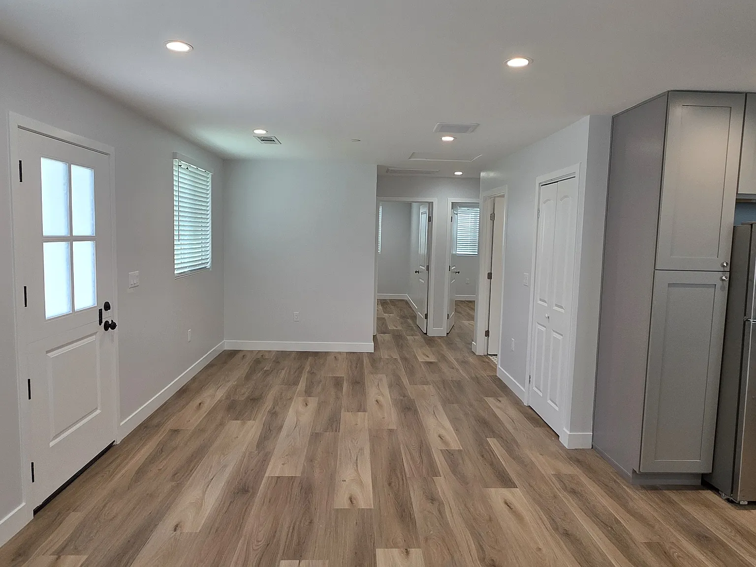 2 bed, 825 sqft, $2,975 — Photo 4
