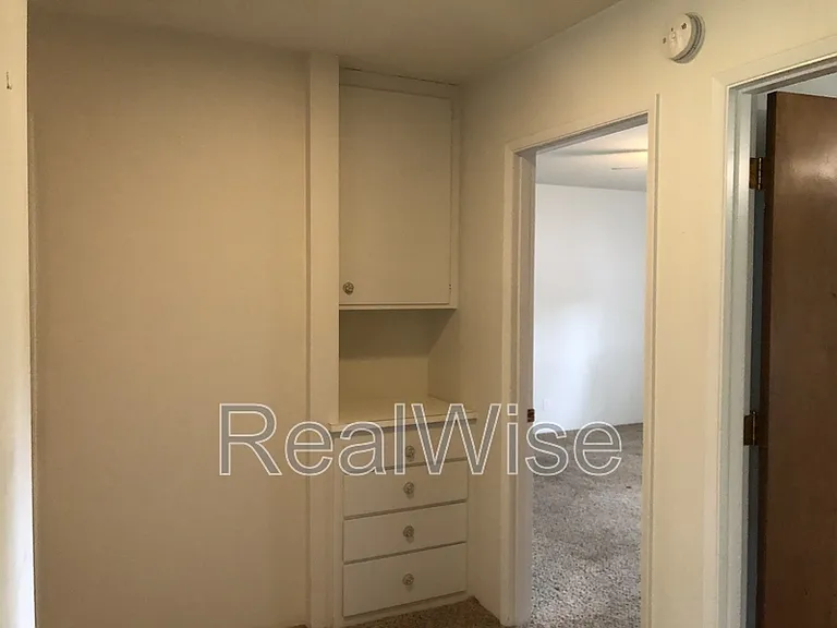 710 NW Midland Ave — Photo 21