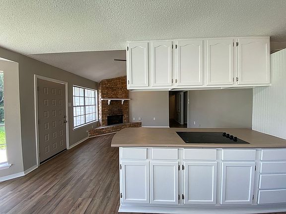 2nd image of 206 Hanson Dr