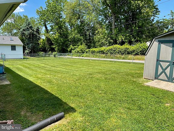 4th image of 15 Hesslers Ln