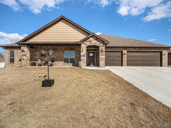 1703 W Tatham Ave, Sallisaw, OK 74955