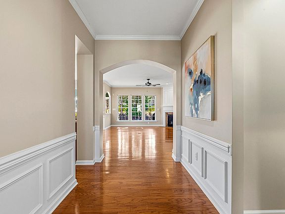 4th image of 703 Nevins Pl