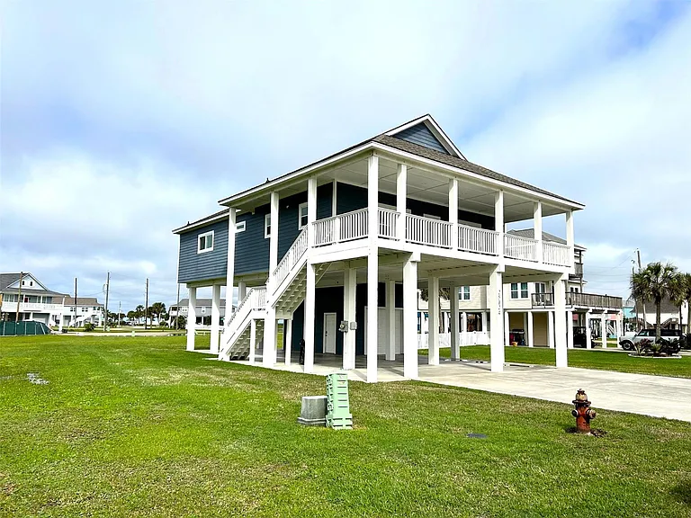 25024 Sausalito Dr — Photo 1