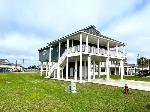 25024 Sausalito Dr Photo 1