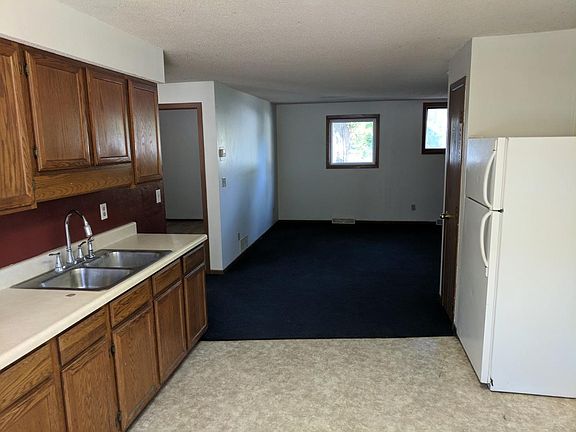 4th image of 101 N Lincoln St #1