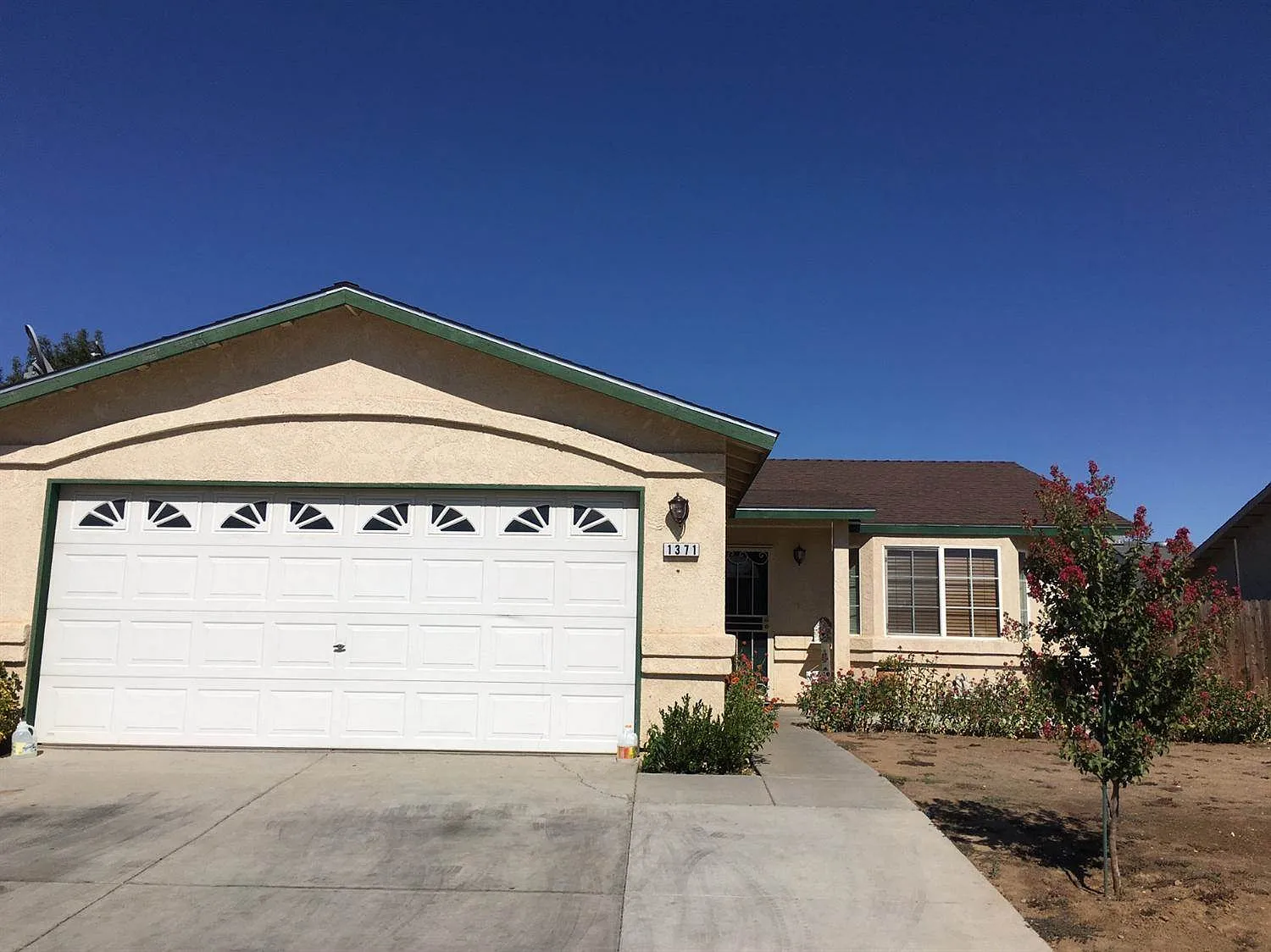 1371 Toluca Way photo 1