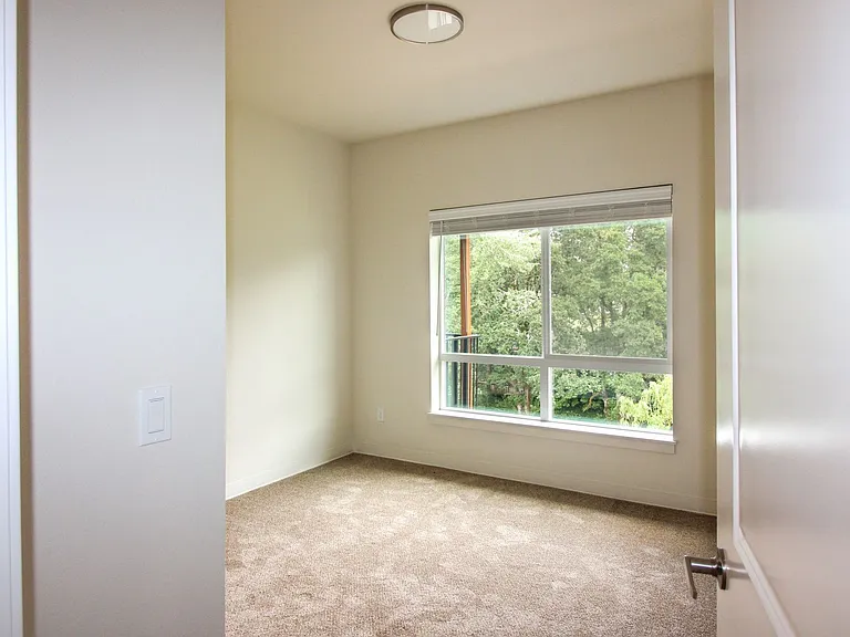 Creek's Edge Apartments — Photo 69