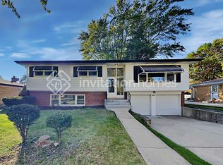 404 S Crestwood Ln, Mount Prospect, IL 60056