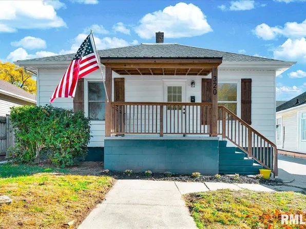 320 Christopher St, Pekin, IL 61554